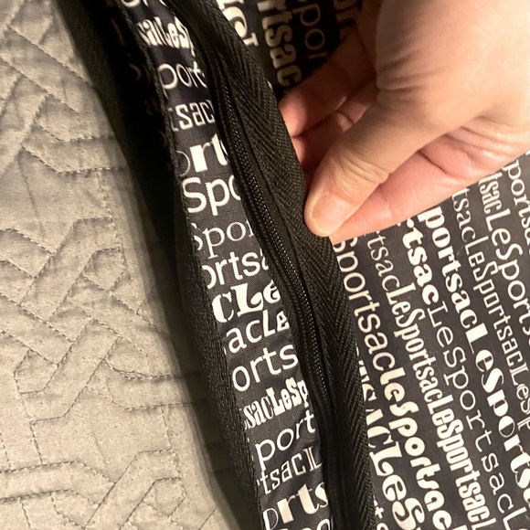 Vintage LeSportSac Black All over text print messenger adjustable crossbody bag - Picture 10 of 10